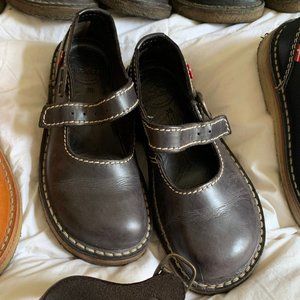 38 Slate Himmerland Duckfeet | Mary Jane Flats | Leather Shoes | Classic & Sweet